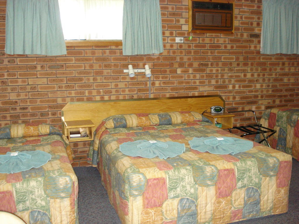 Colonial Motor Lodge Scone Room photo